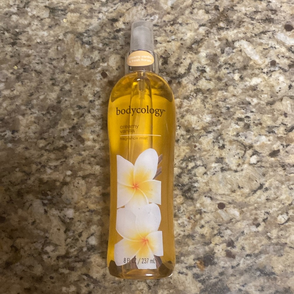 BODYCOLOGY FRAGRANCE MIST in Creamy Vanilla